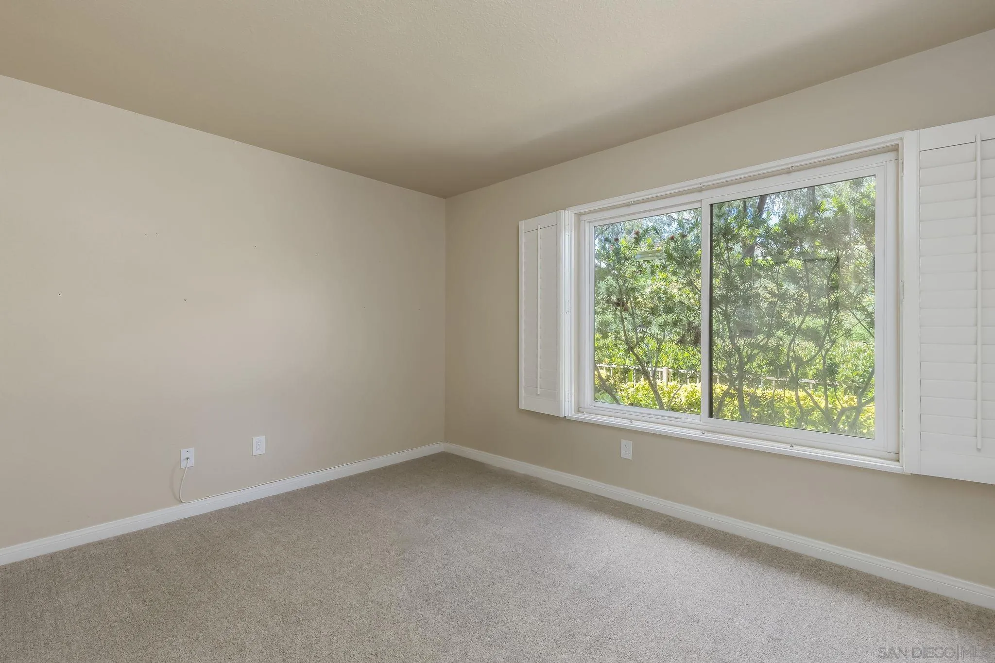 12107 Putting Green Row