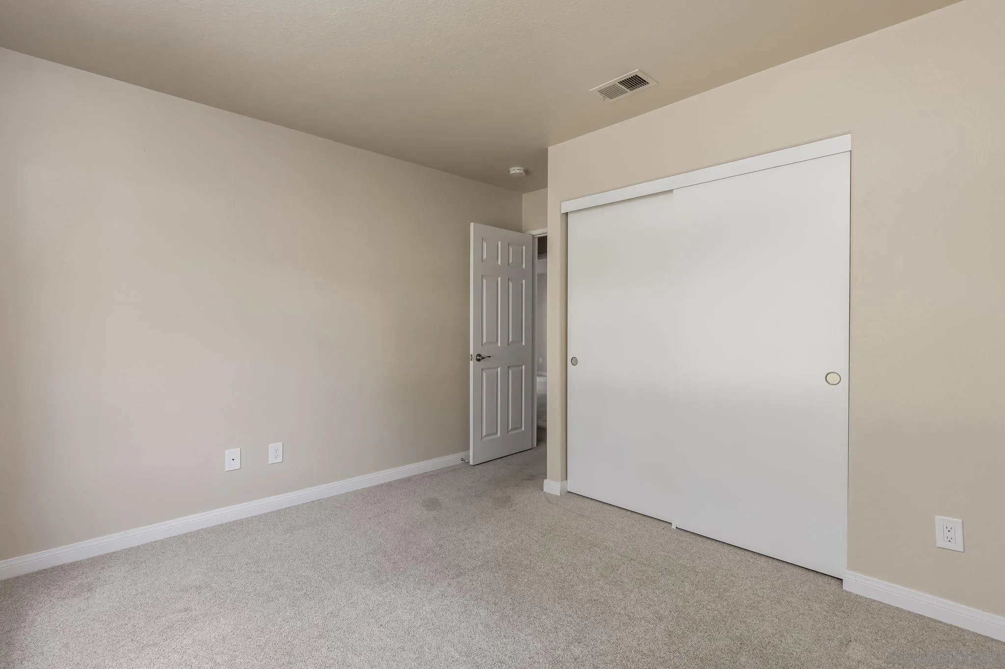 12107 Putting Green Row