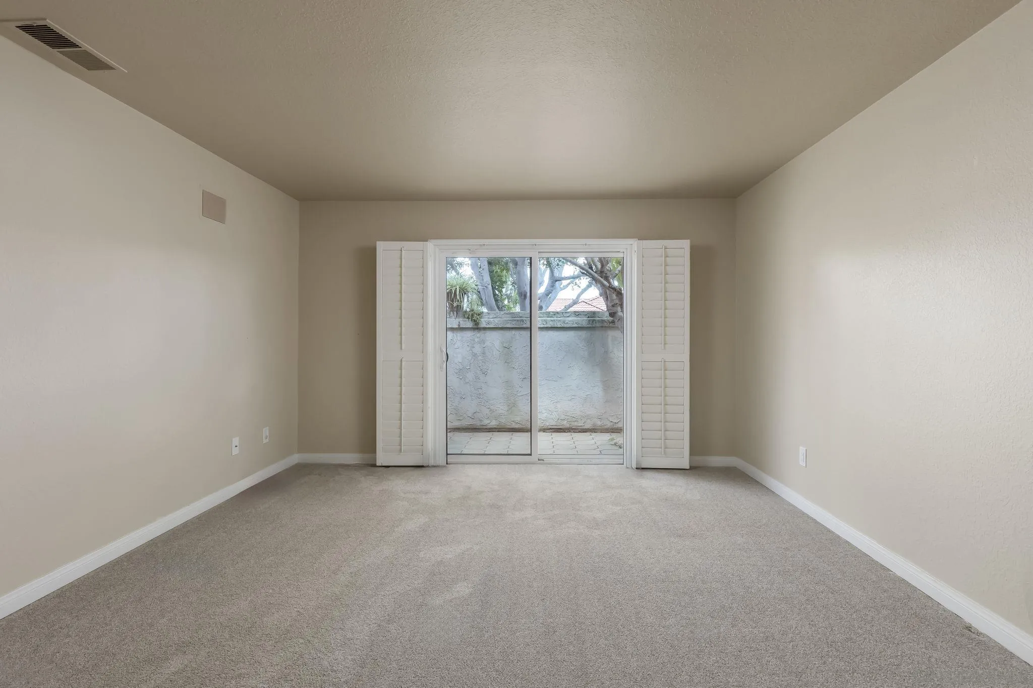 12107 Putting Green Row