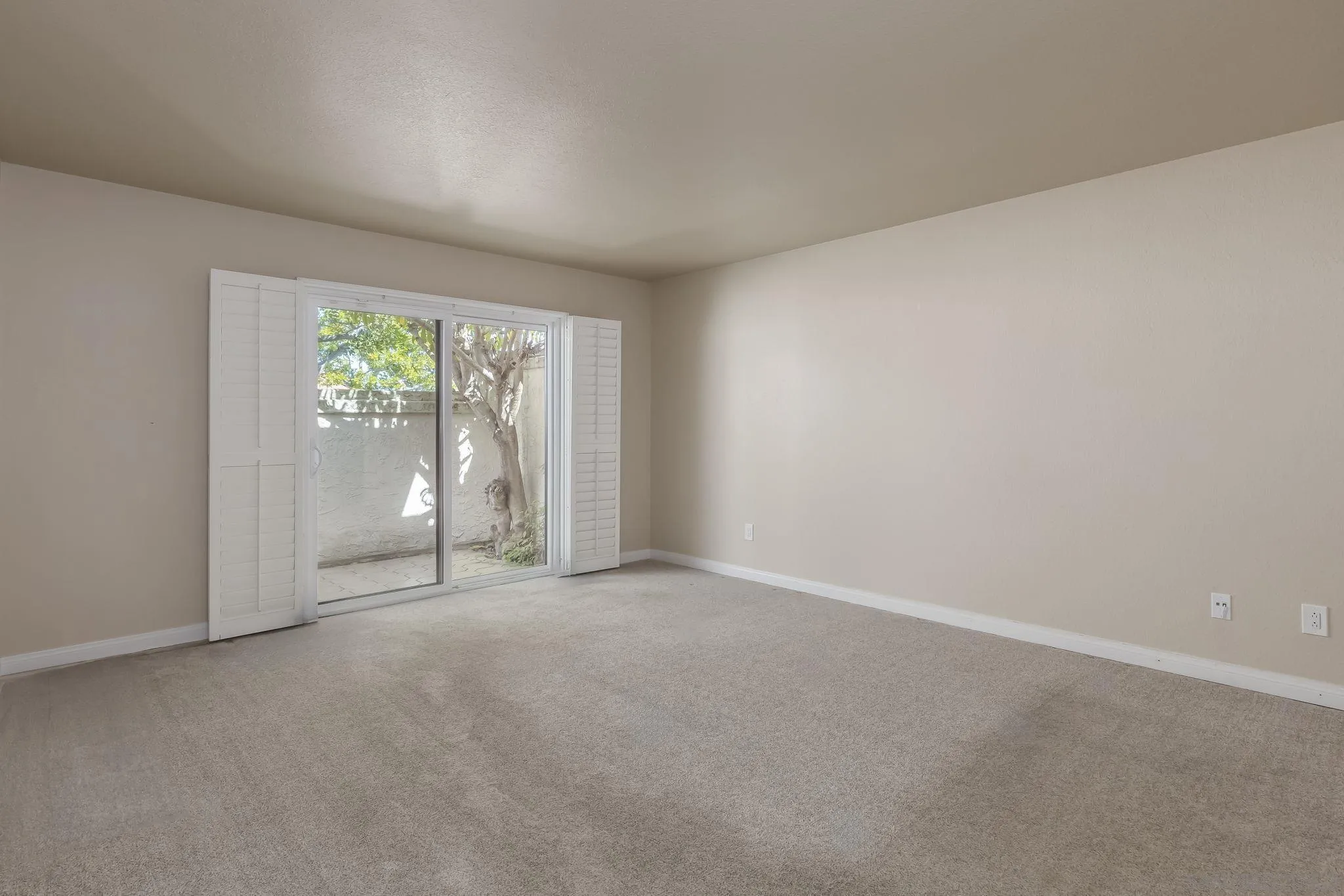 12107 Putting Green Row