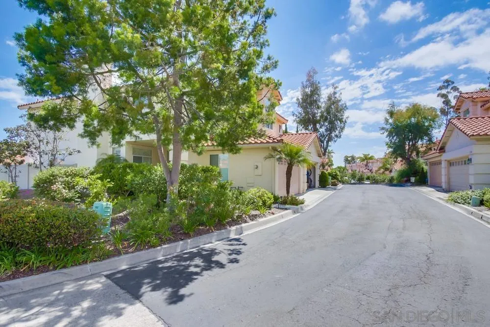 12391 Caminito Vibrante