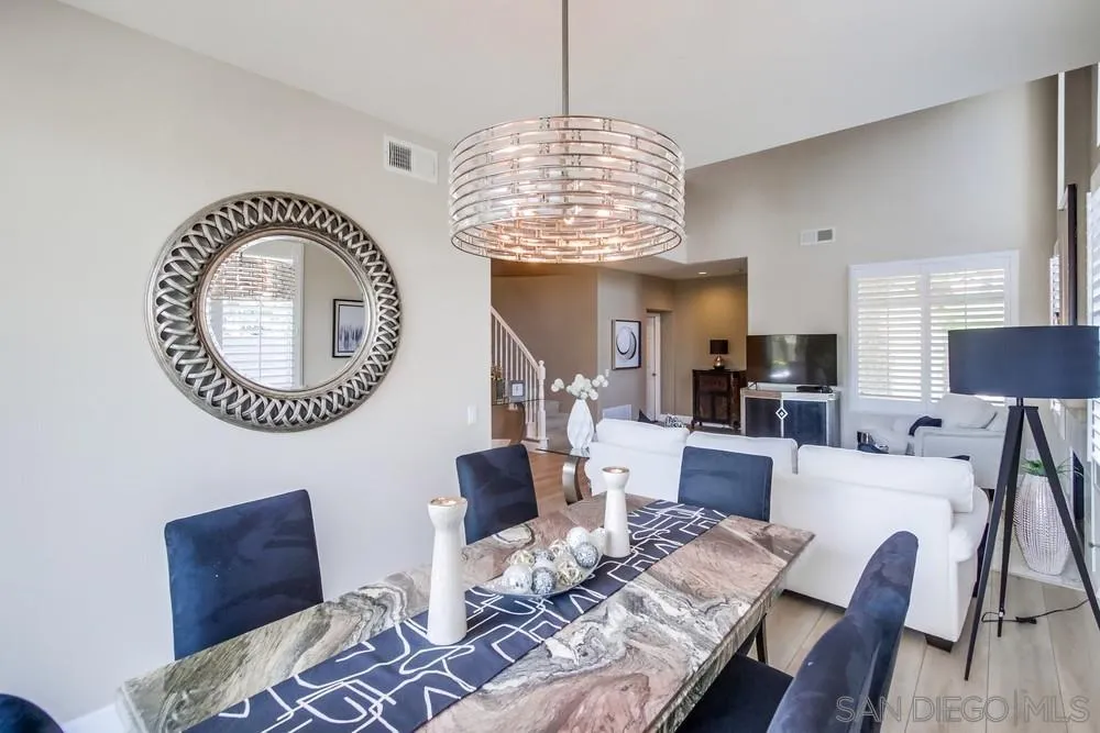 12391 Caminito Vibrante