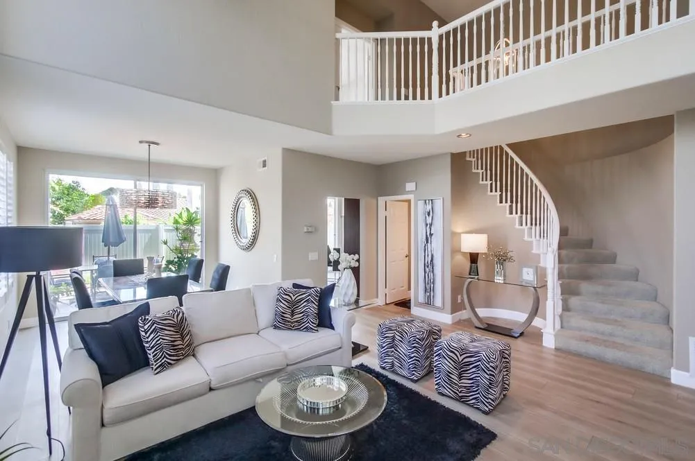 12391 Caminito Vibrante