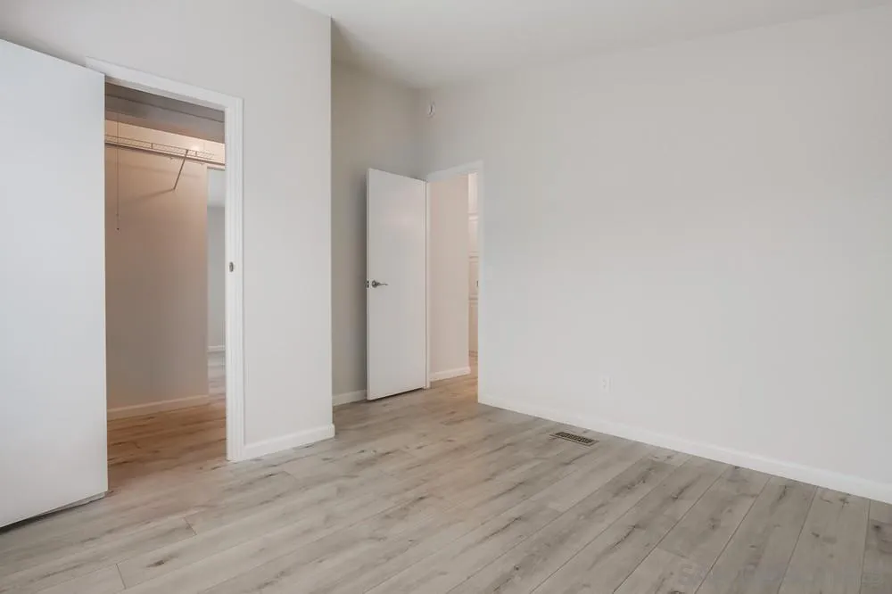 1010 E Bobier Unit 182