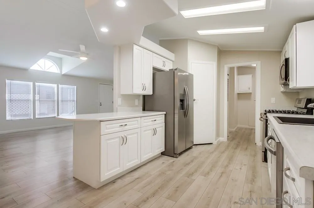 1010 E Bobier Unit 182