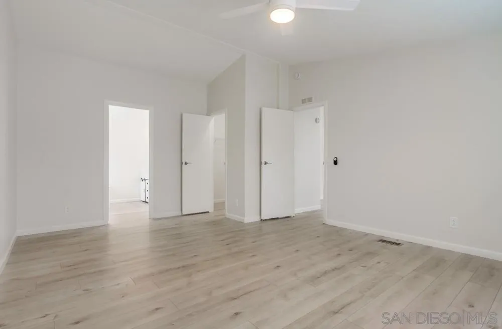 1010 E Bobier Unit 182