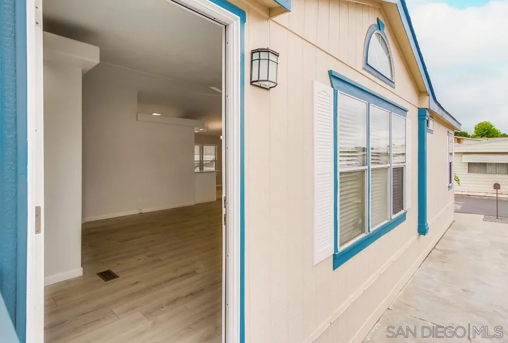 1010 E Bobier Unit 182