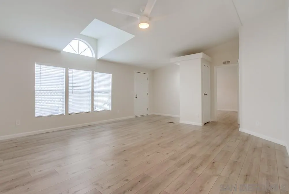 1010 E Bobier Unit 182