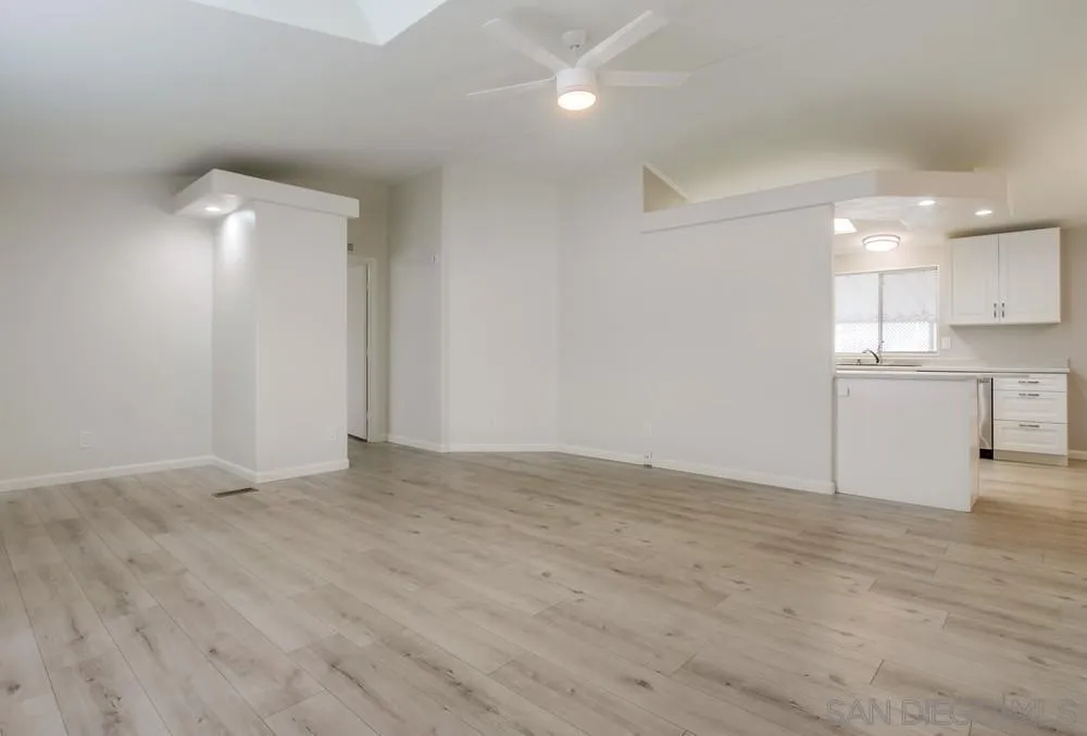 1010 E Bobier Unit 182