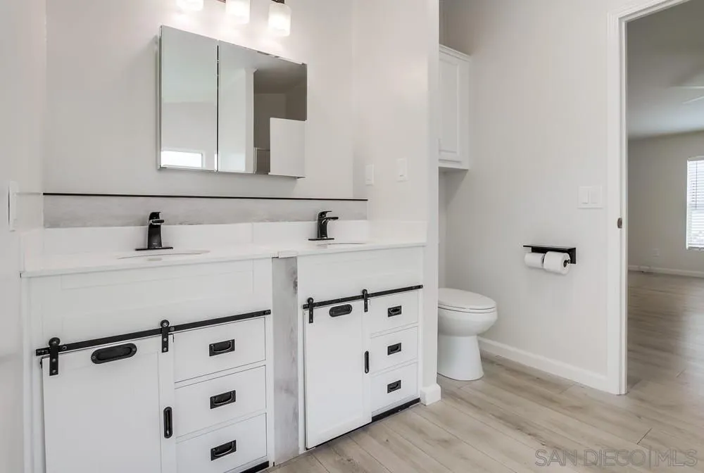 1010 E Bobier Unit 182