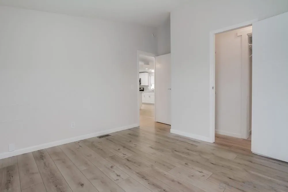 1010 E Bobier Unit 182