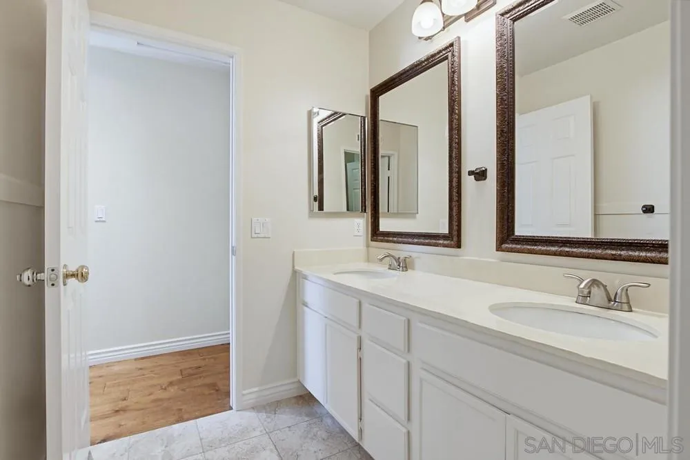10745 Ballystock