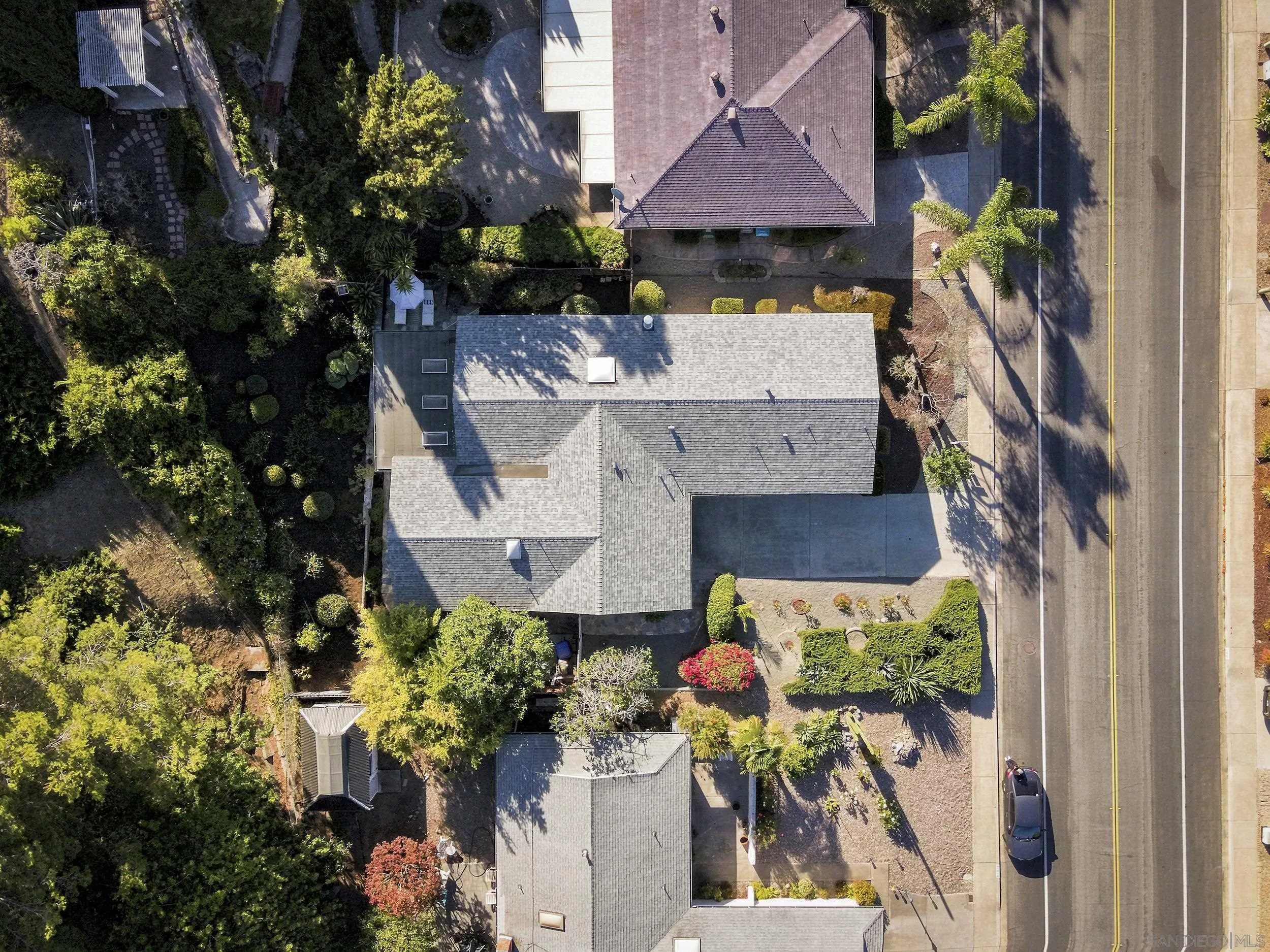 11911 Lomica Drive