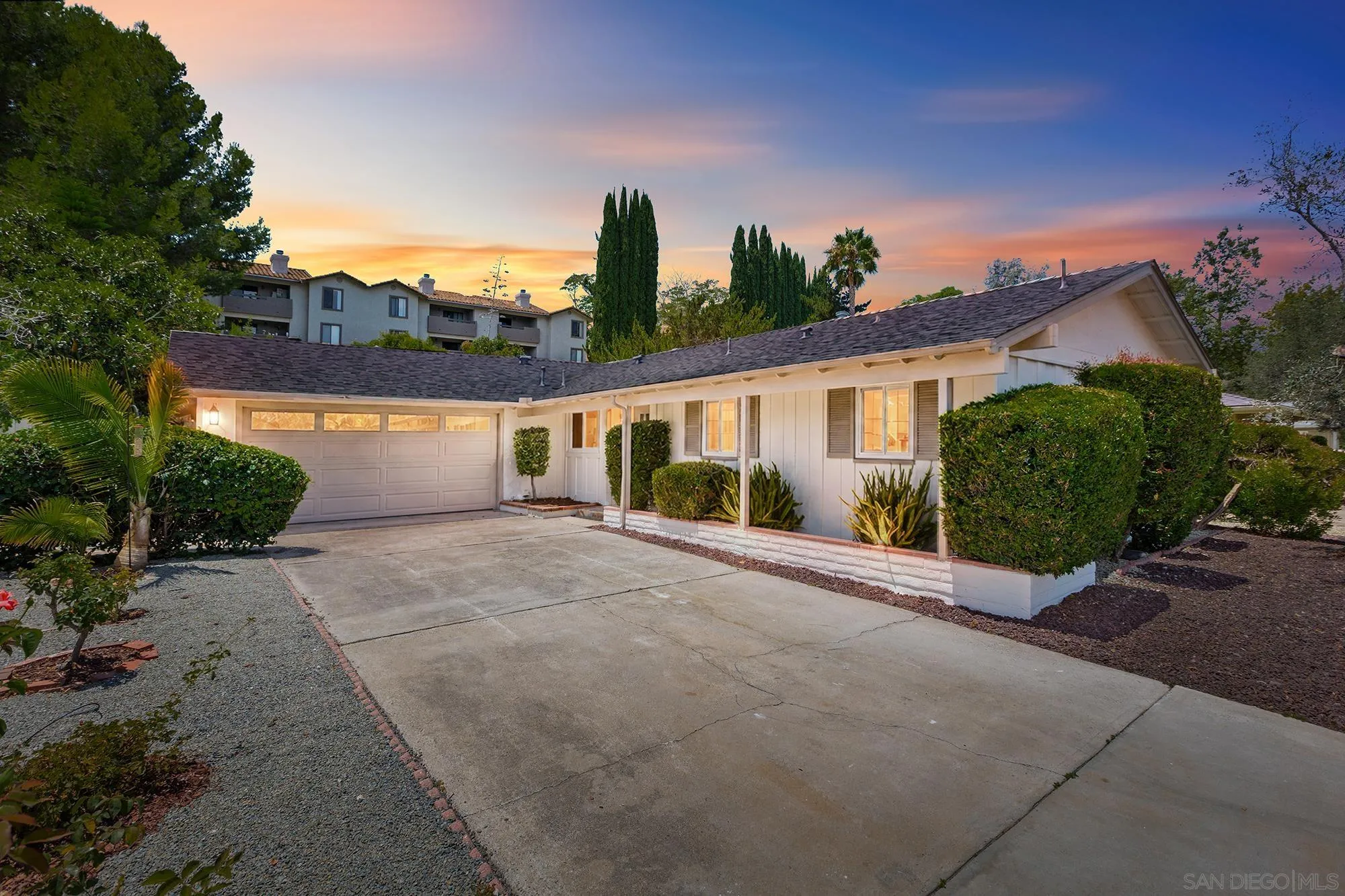 11911 Lomica Drive