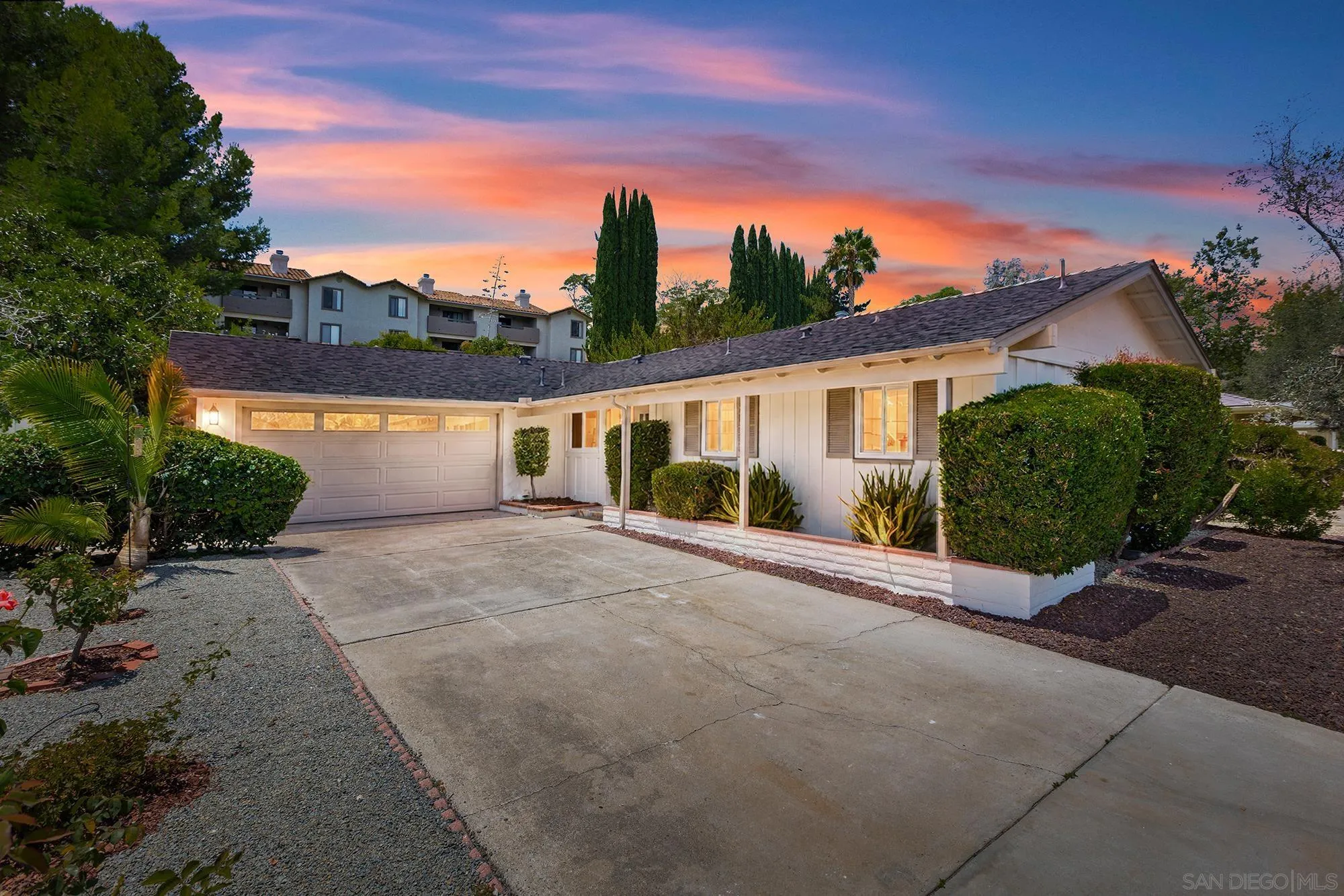 11911 Lomica Drive