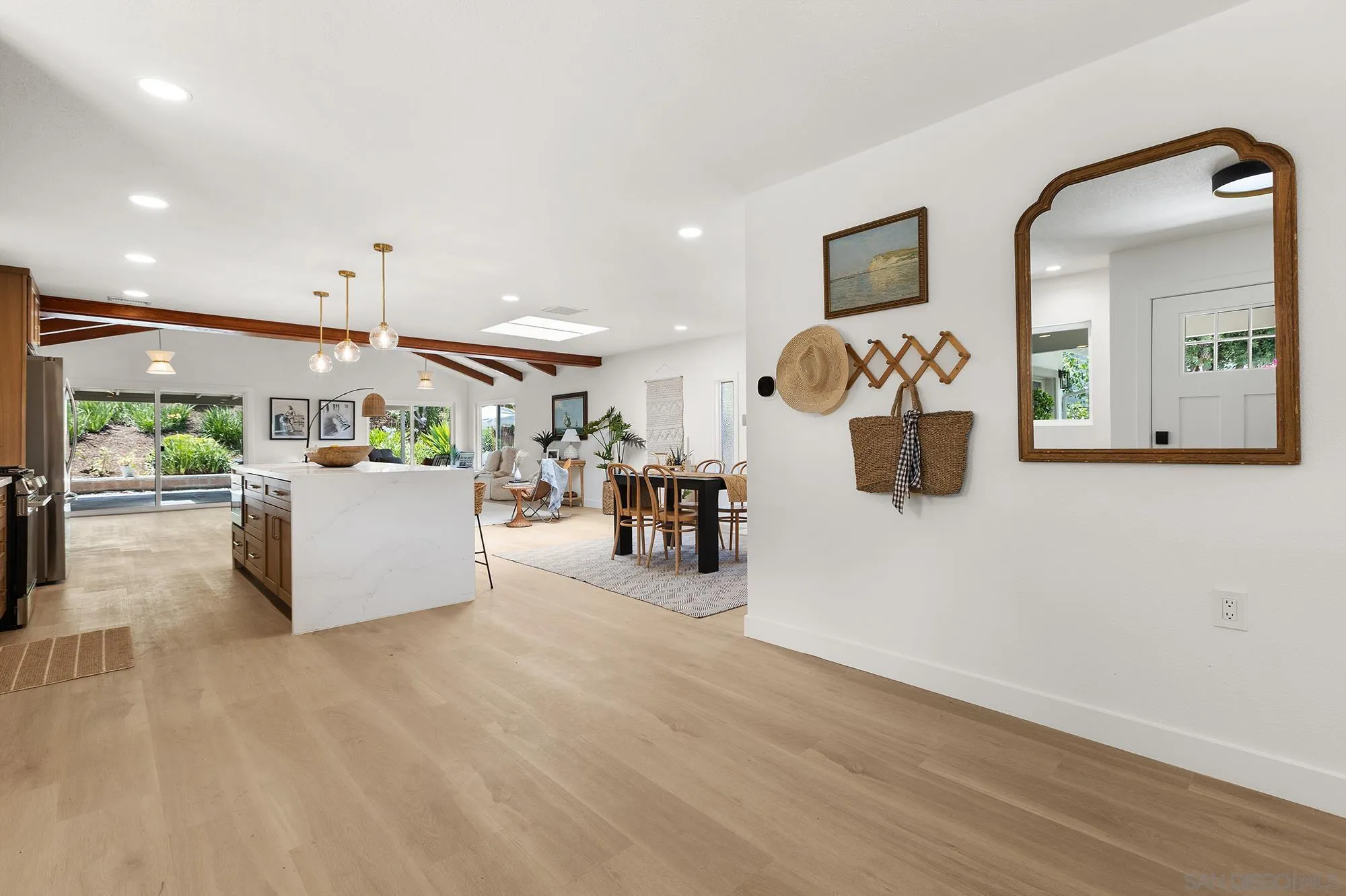 11911 Lomica