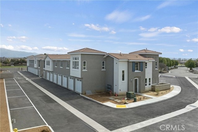 986 Coriander Drive # 304