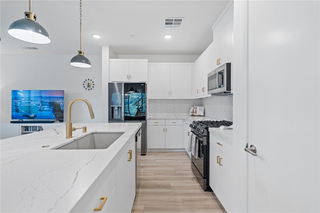 35104 Lemongrass Lane