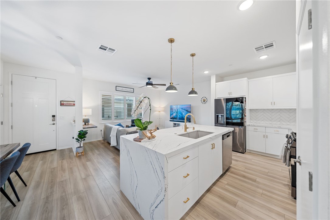 35104 Lemongrass Lane