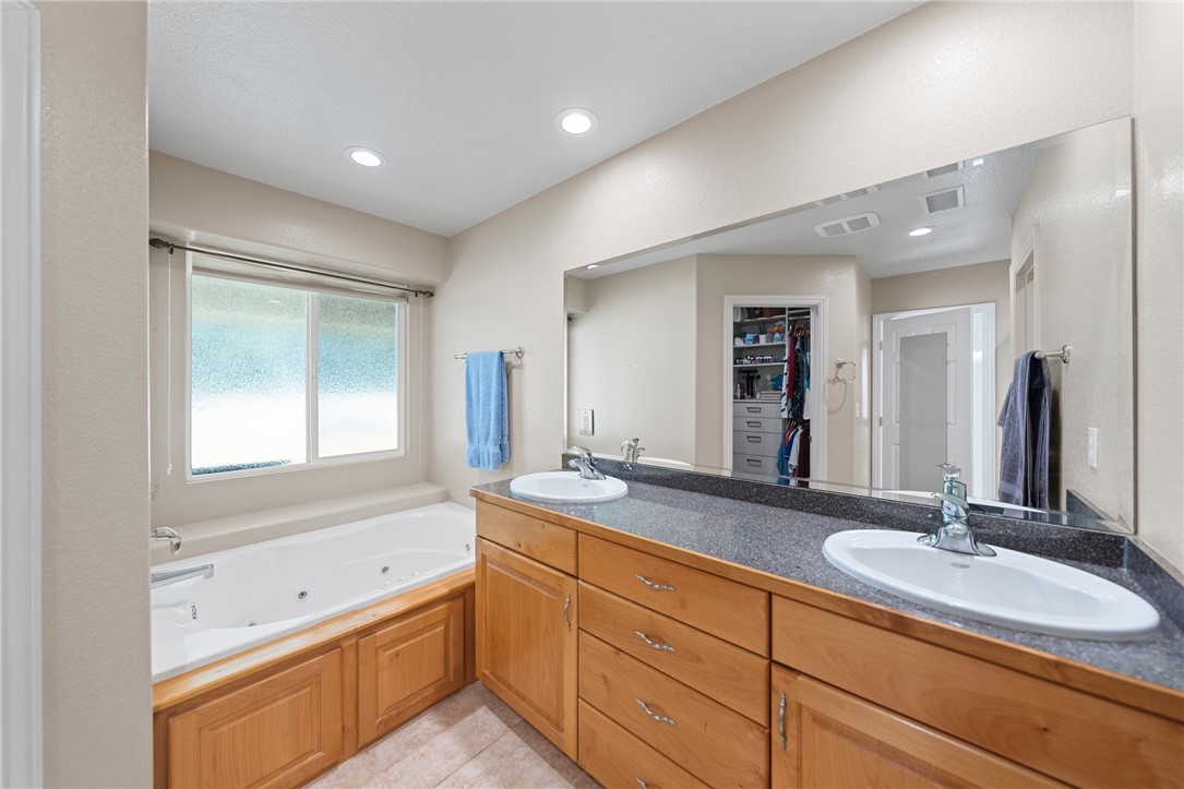 13952 Oakwood Glen Place