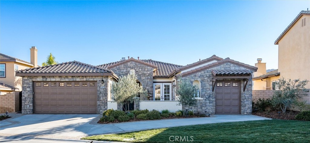 22873 Royal Adelaide Drive