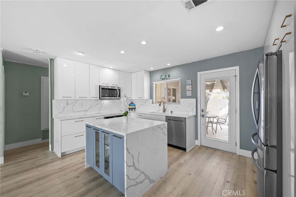 3839 Vista Campana S 47