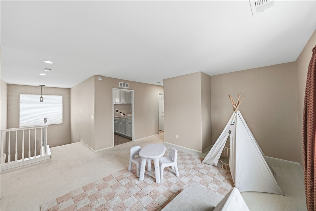 23376 Caliente Springs Avenue