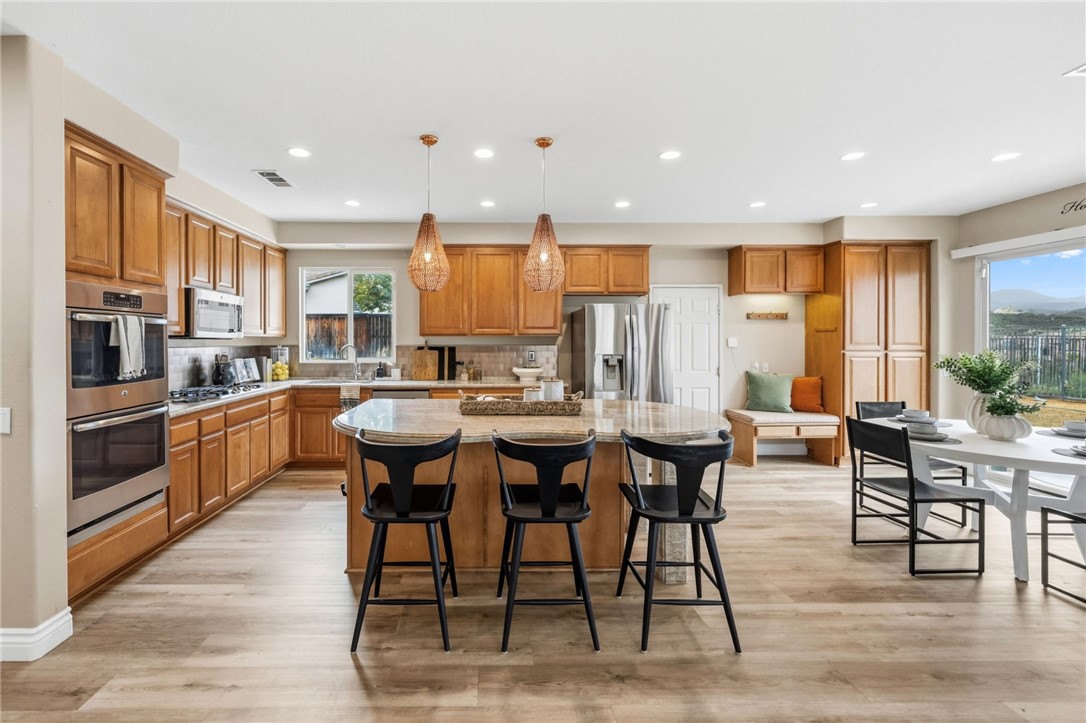 23376 Caliente Springs Avenue