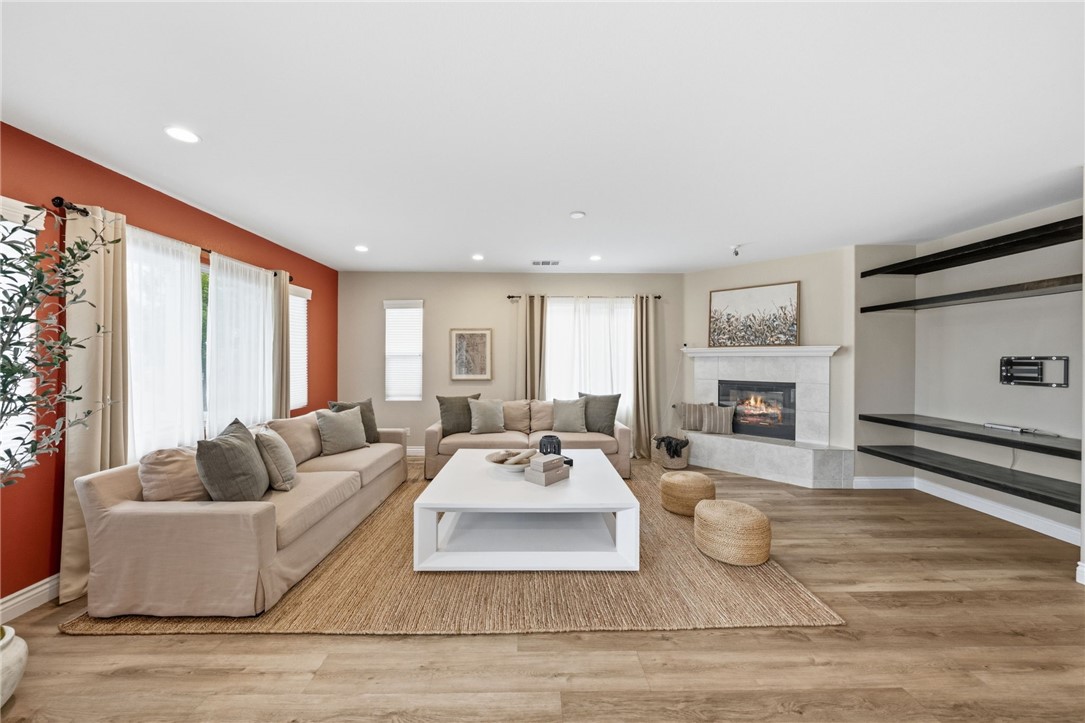 23376 Caliente Springs Avenue