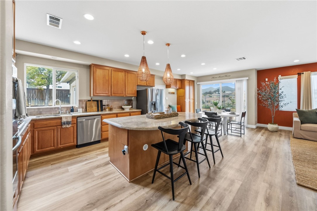 23376 Caliente Springs Avenue