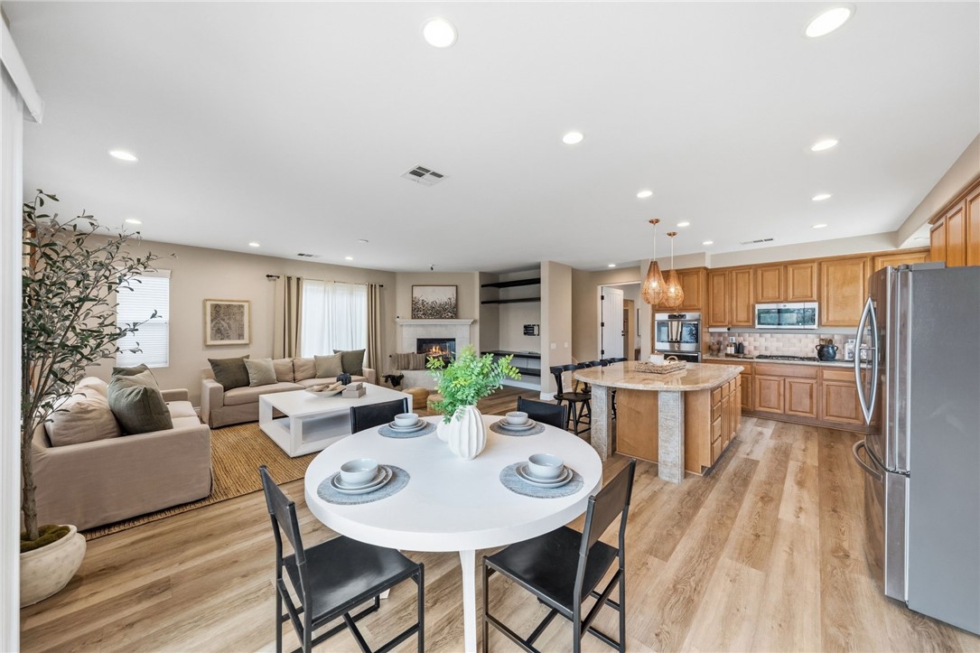 23376 Caliente Springs Avenue