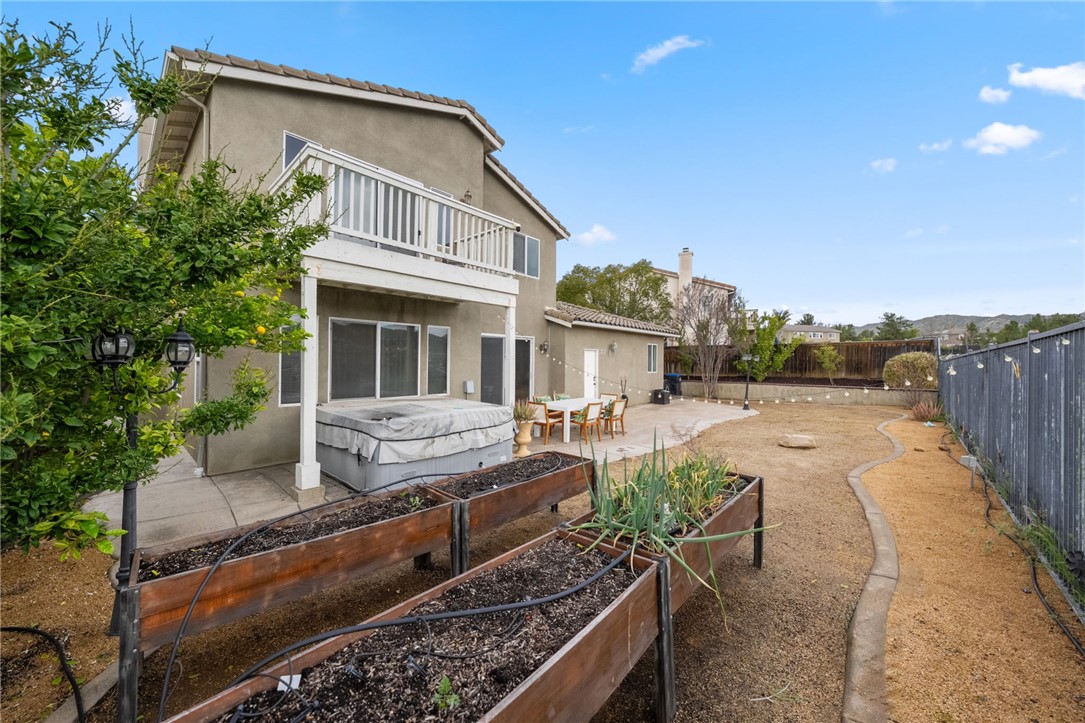 23376 Caliente Springs Avenue