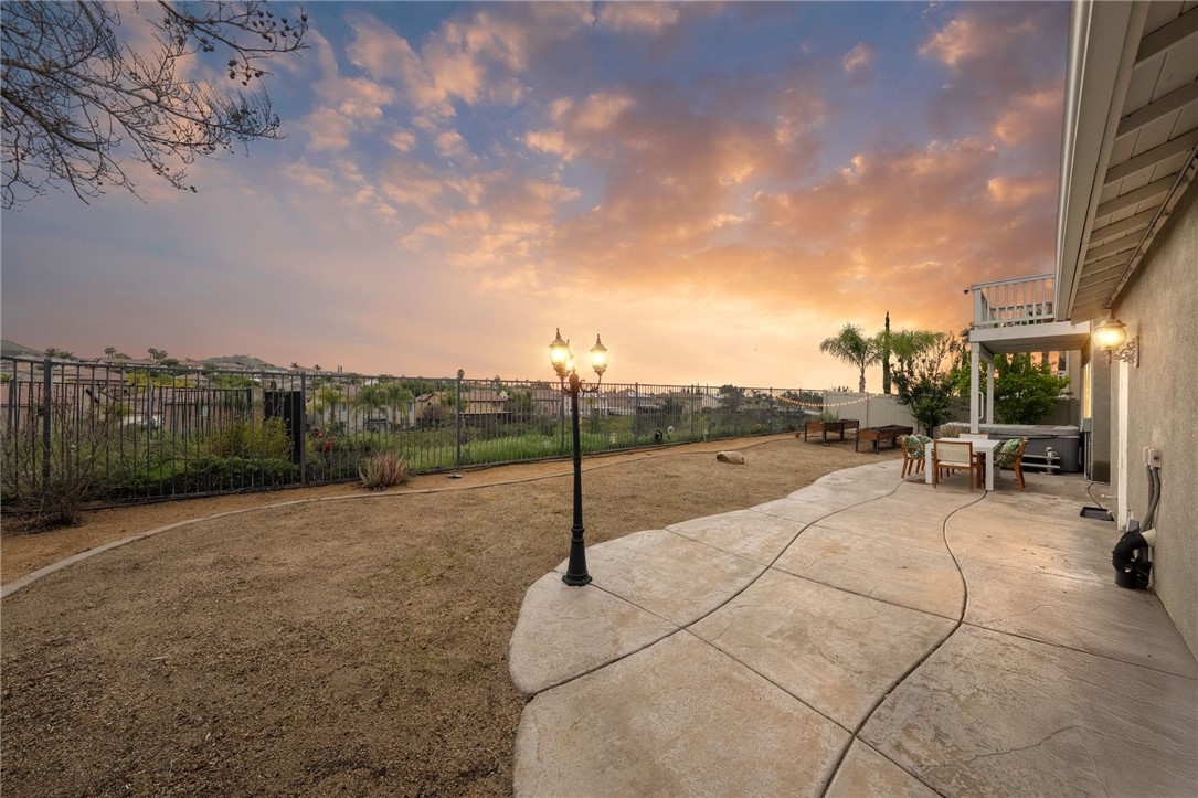 23376 Caliente Springs Avenue