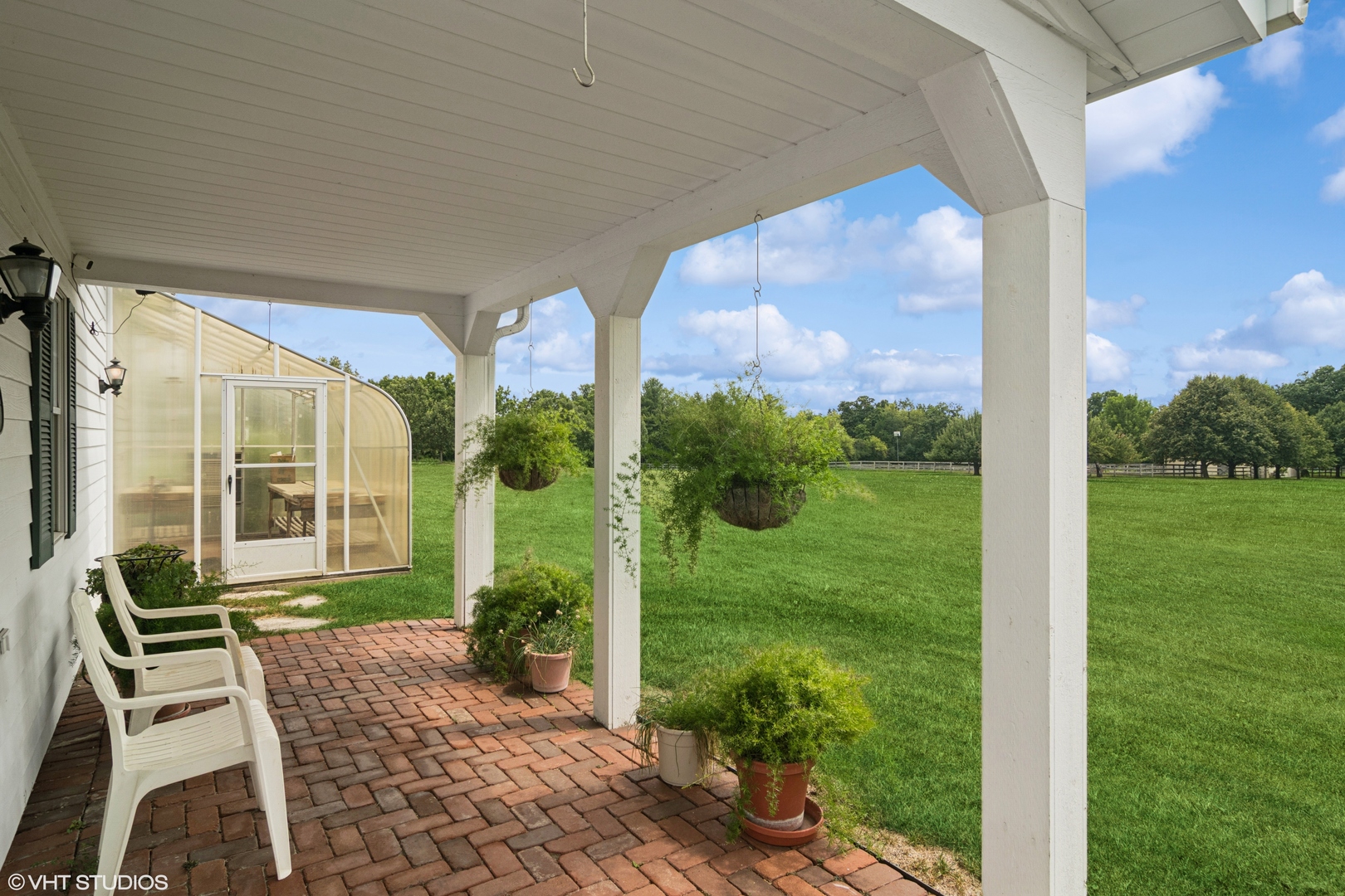 2 Hickory Lane