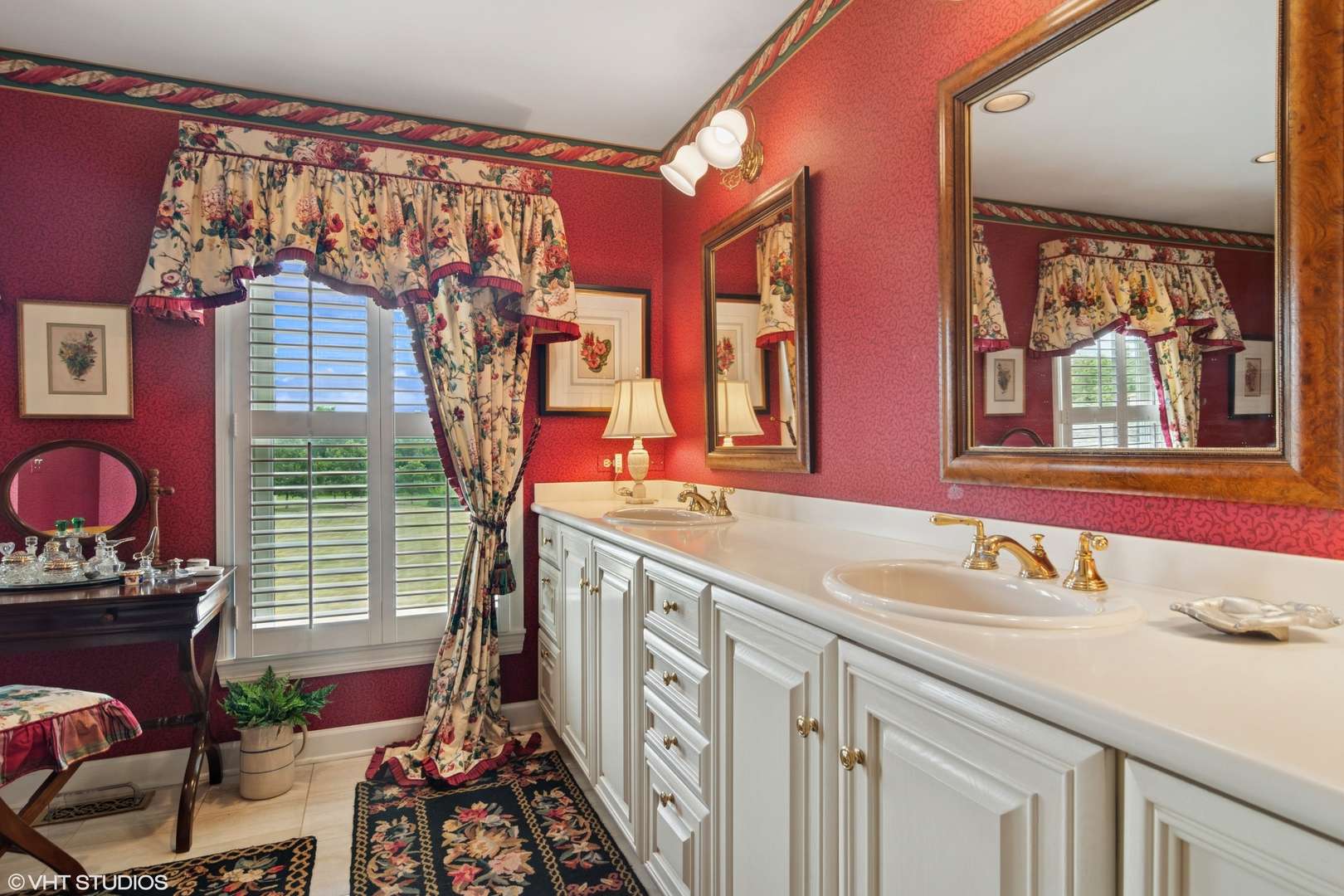 2 Hickory Lane