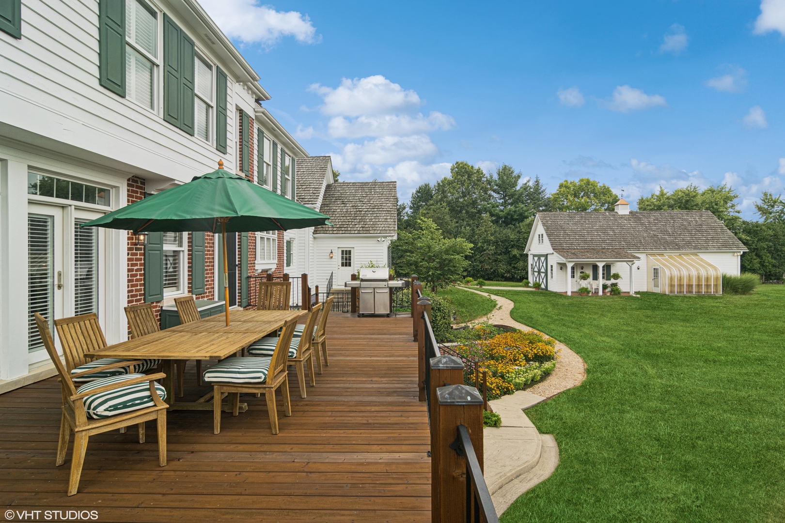 2 Hickory Lane