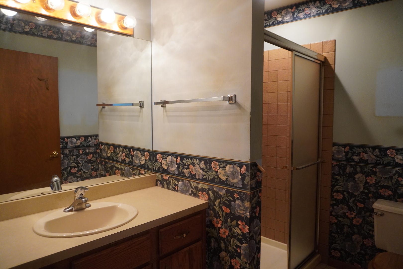 912 Apache Trail