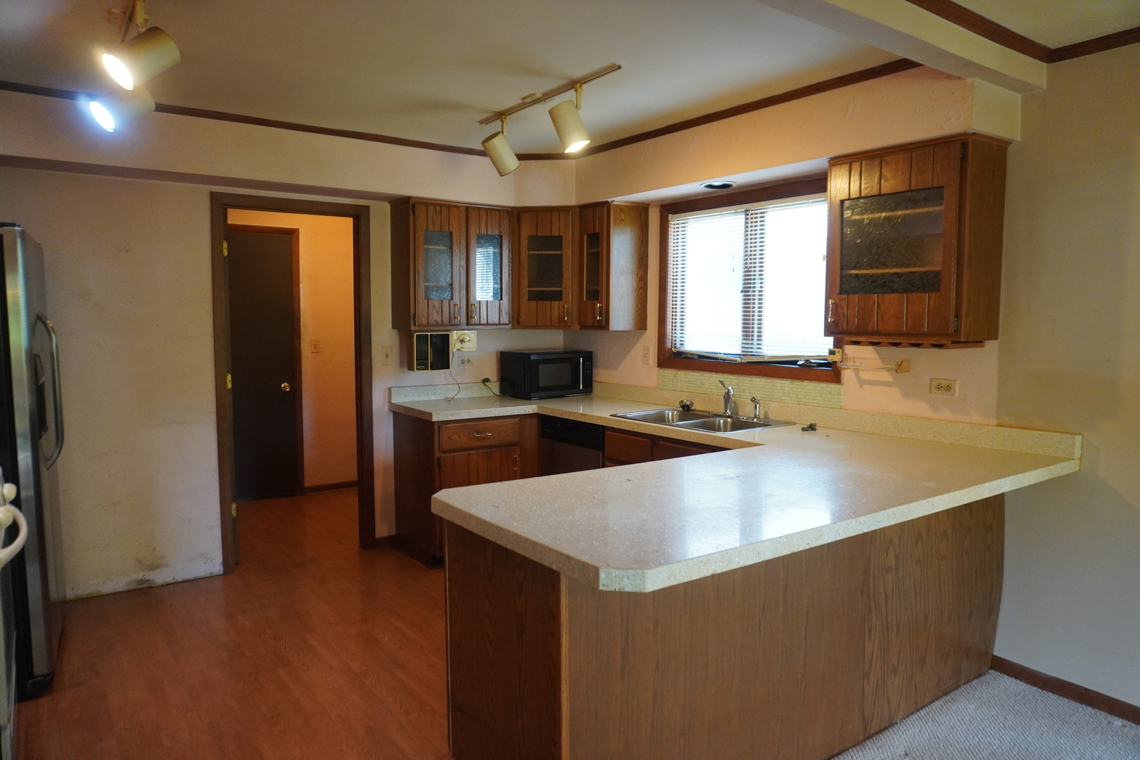 912 Apache Trail