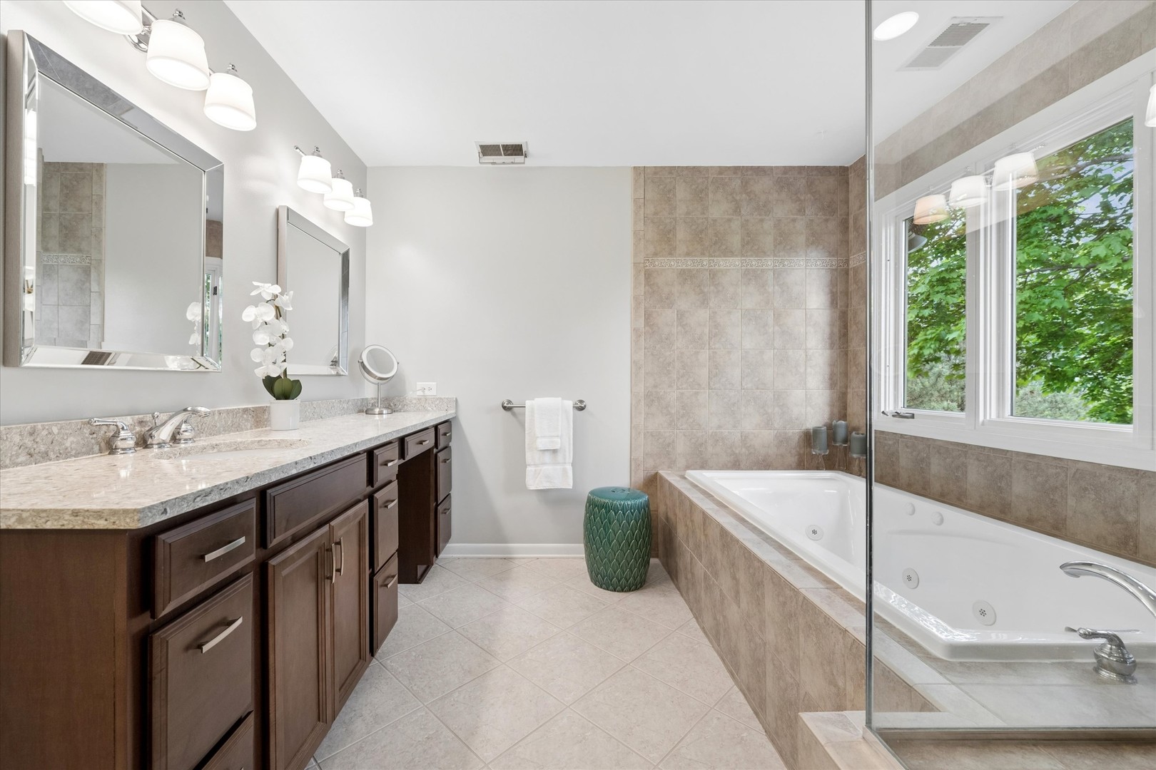 2 Fenview Court
