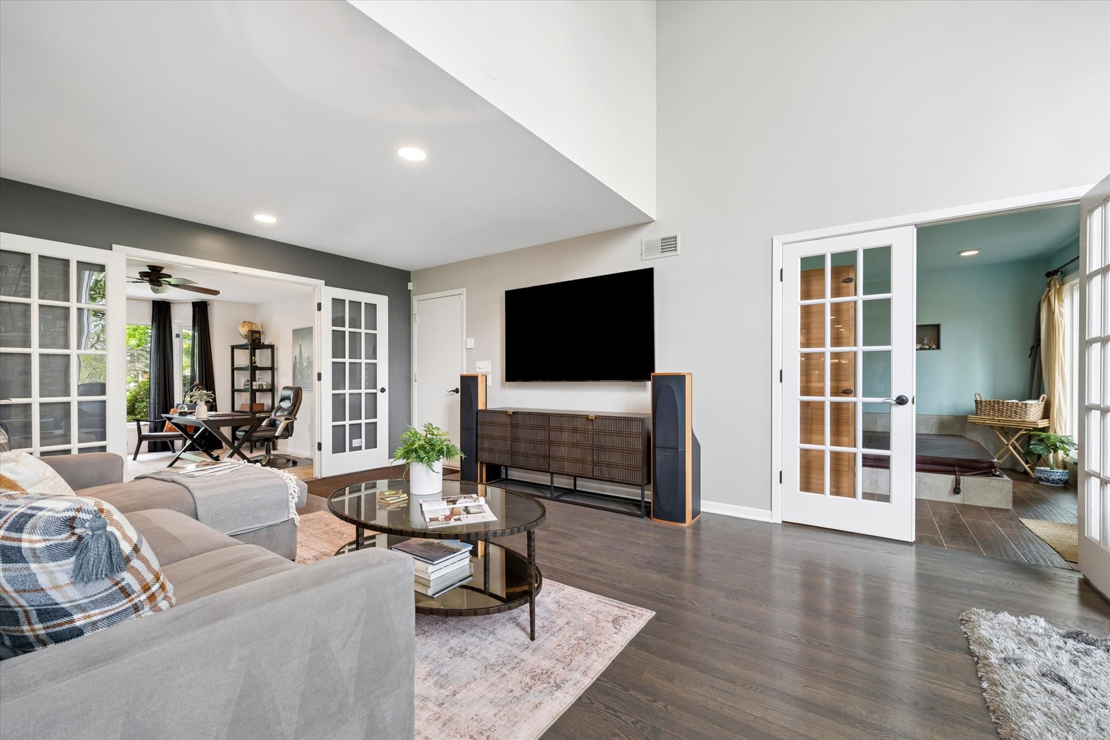 2 Fenview Court