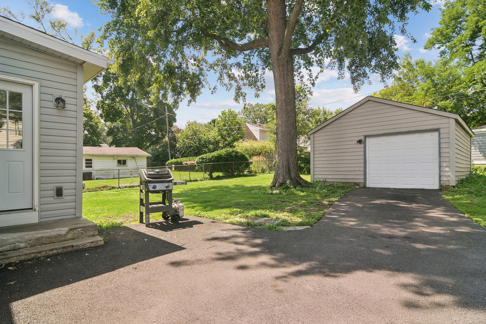 418 S Lake Terrace