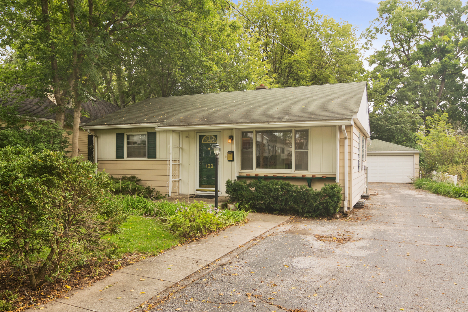 139 N Hager Avenue