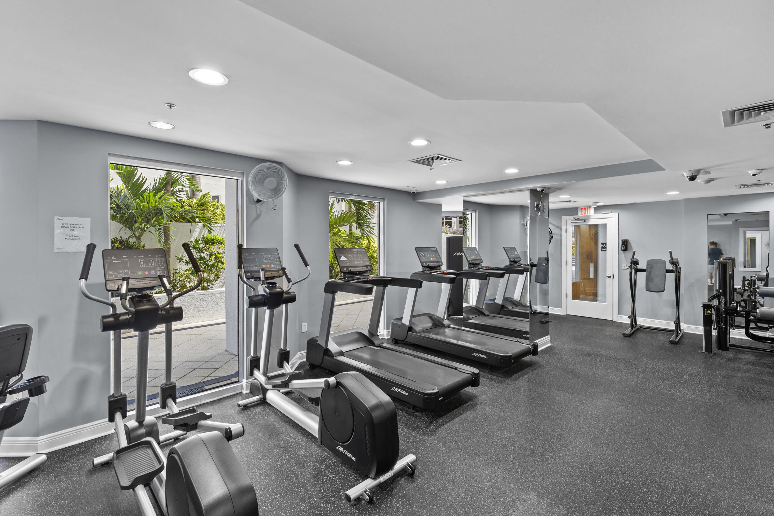 255 Evernia Street 1518