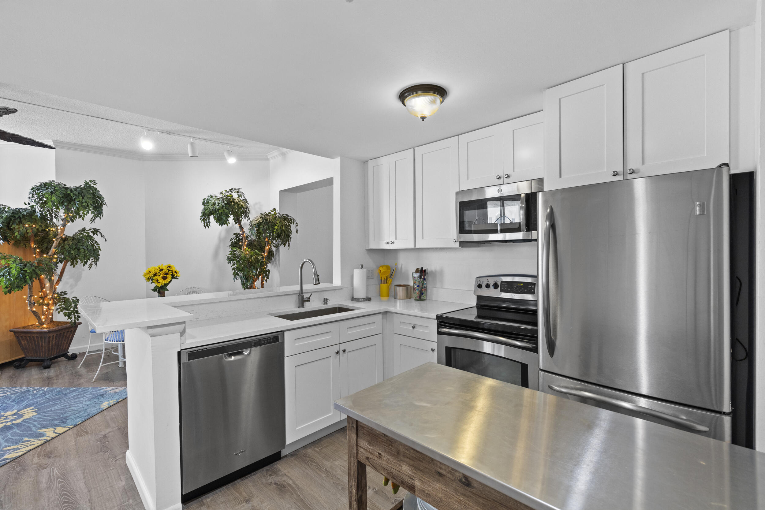 255 Evernia Street 1518