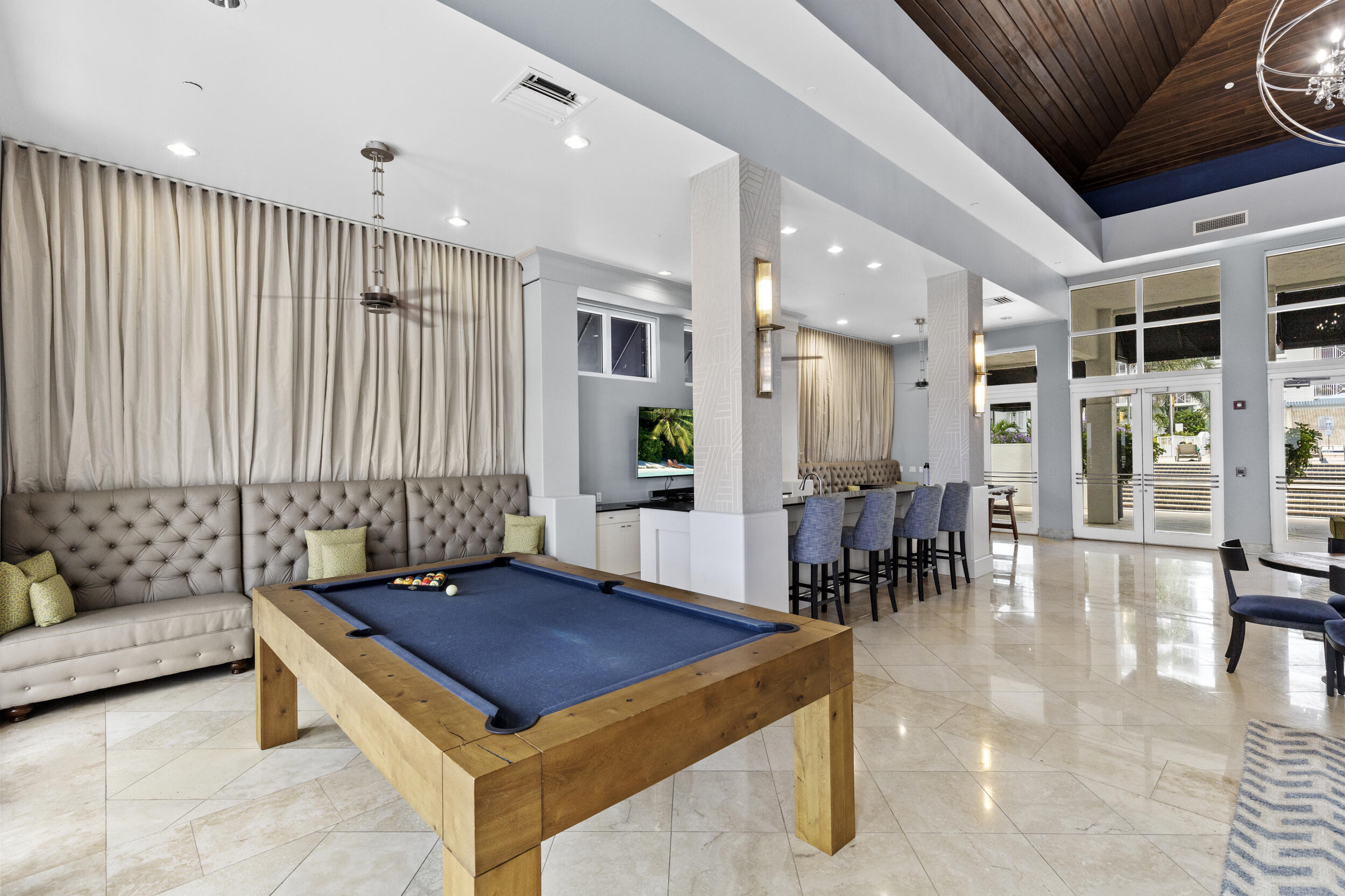 255 Evernia Street 1518