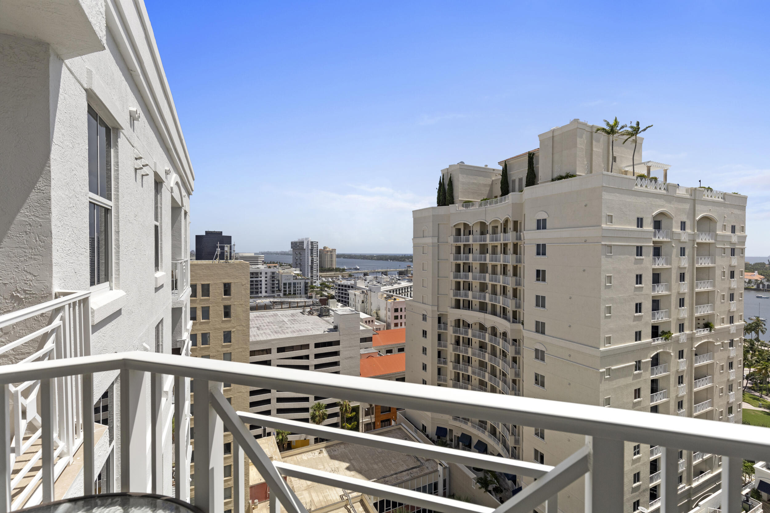 255 Evernia Street 1518