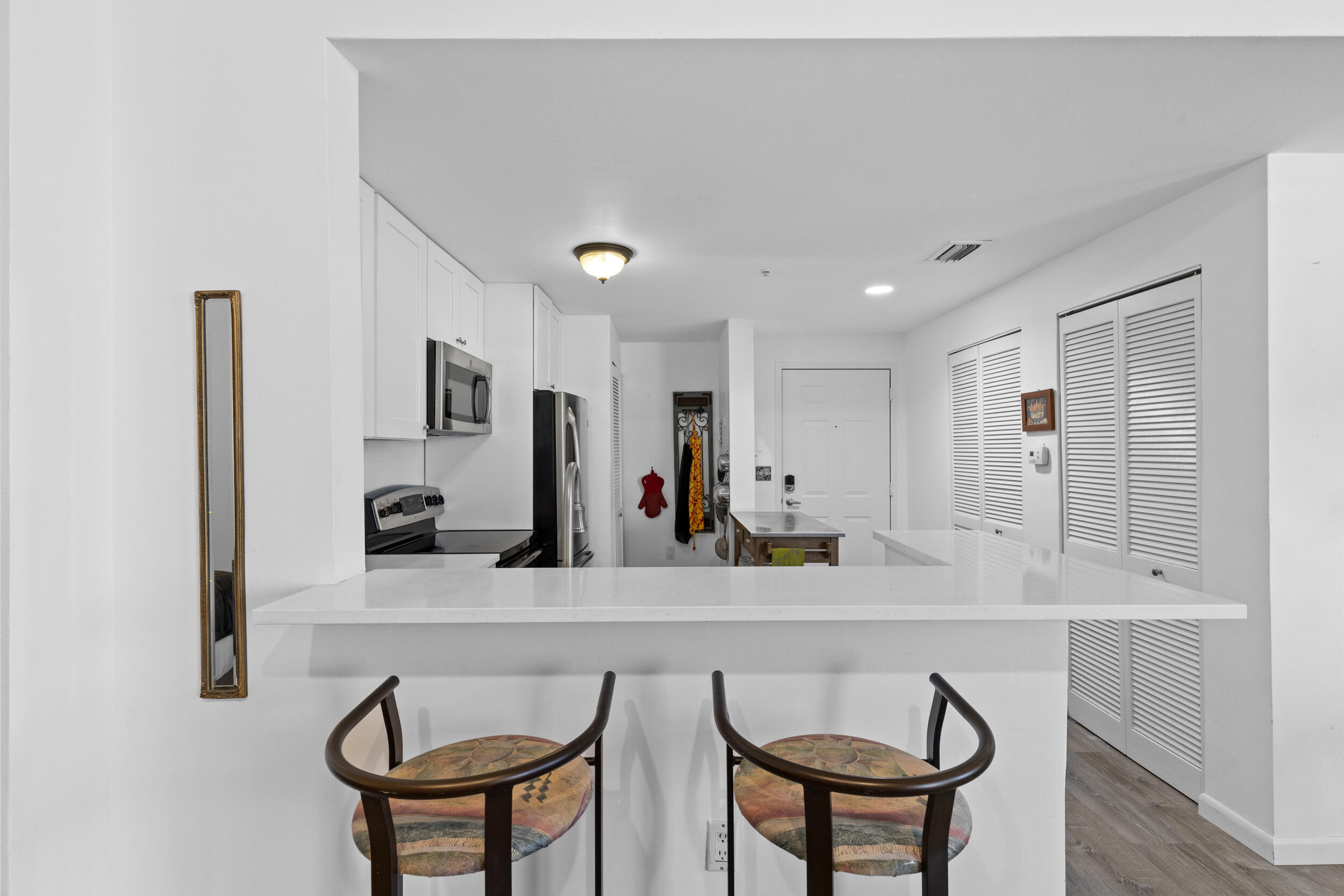 255 Evernia Street 1518