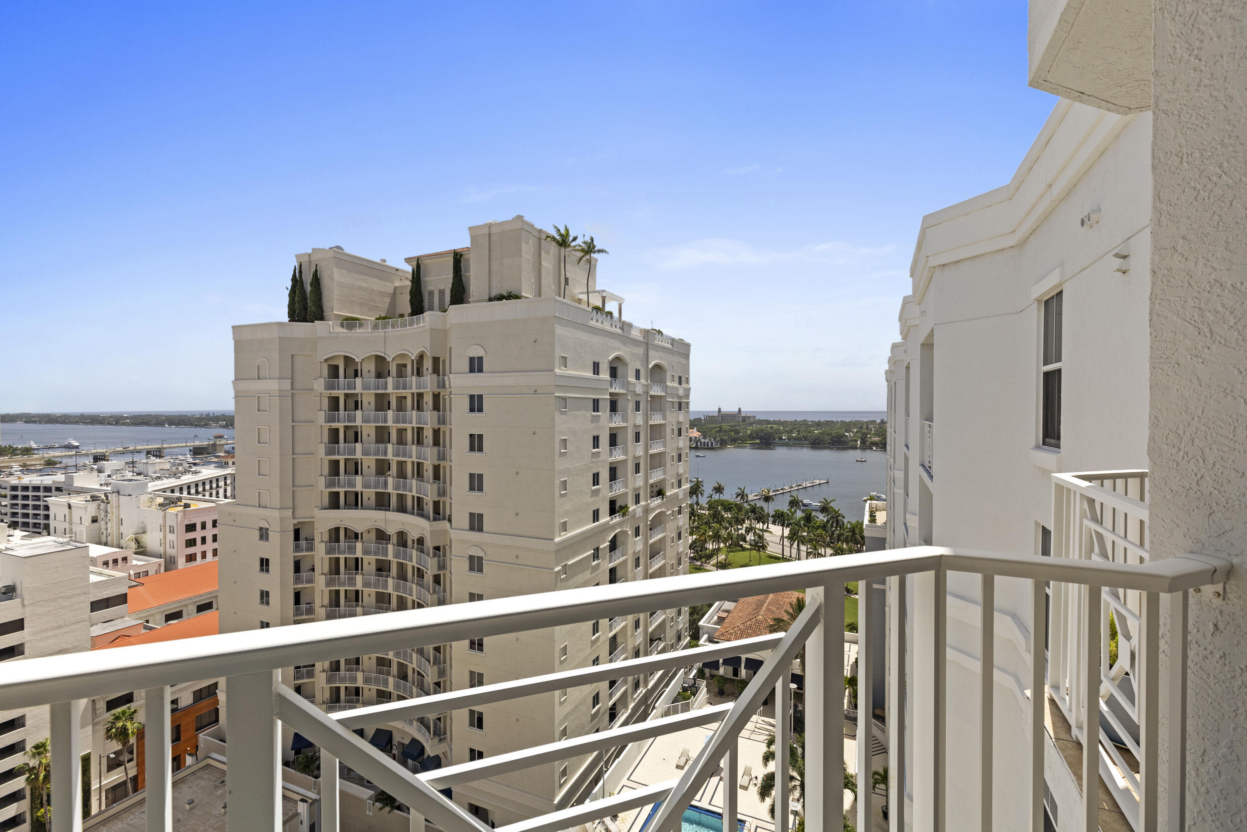 255 Evernia Street 1518