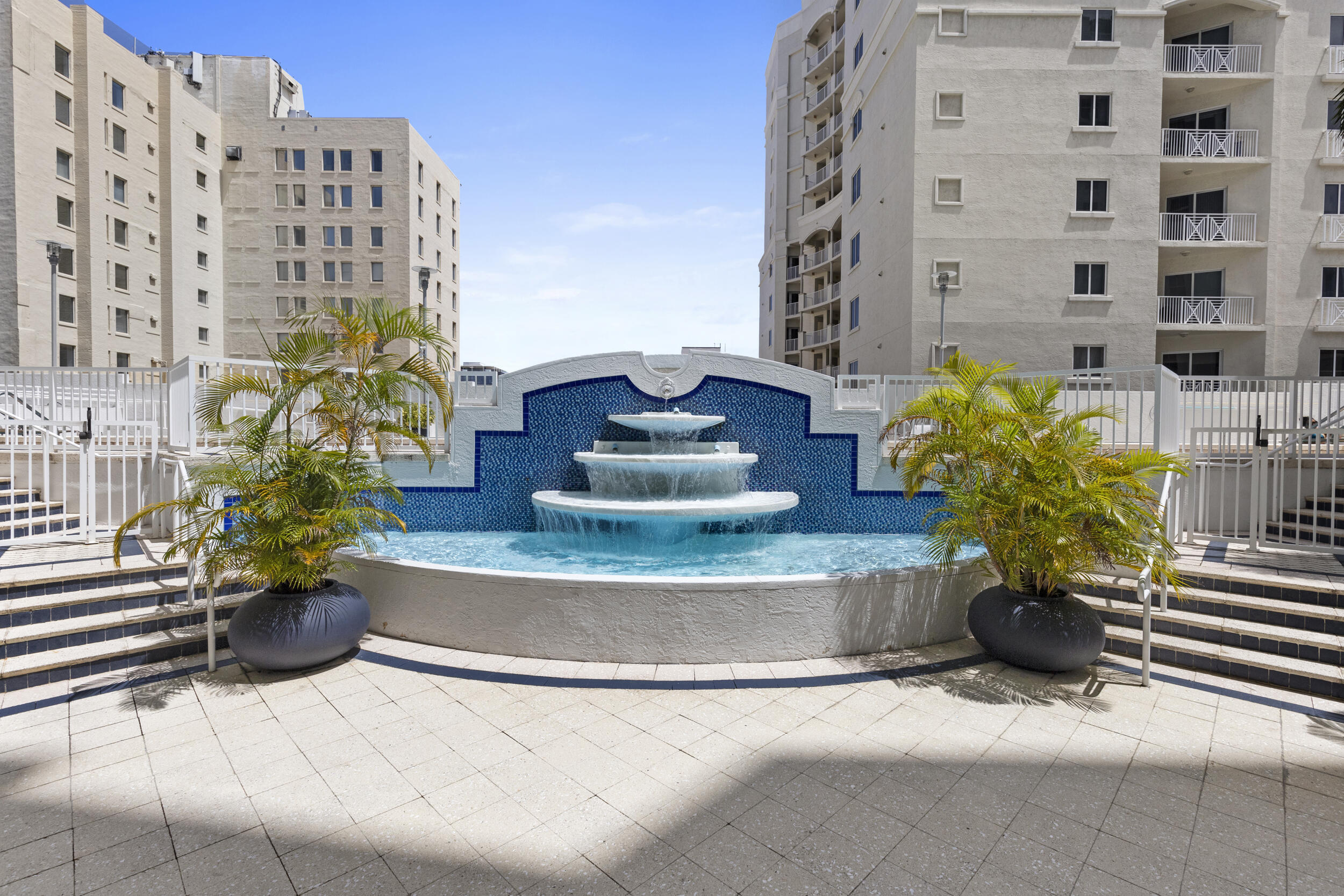 255 Evernia Street 1518