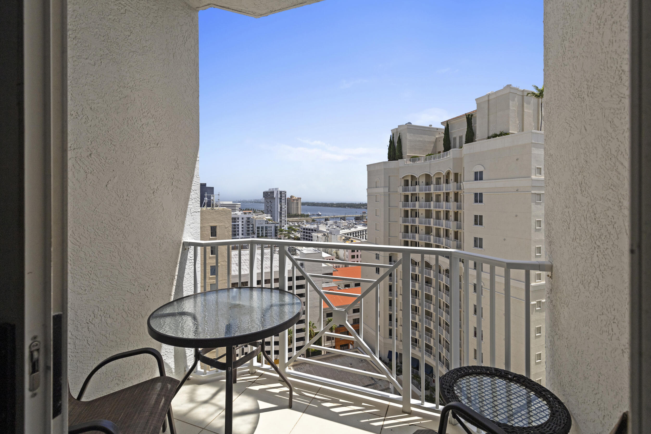 255 Evernia Street 1518